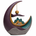 Escultura Decorativa Abstracta Morada con Elementos Dorados y Verdes